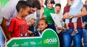 Governo entrega 30 casas em Alto Paraíso de Goiás